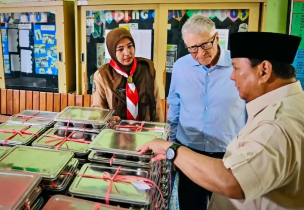 Presiden Prabowo cek menu makan bergizi gratis