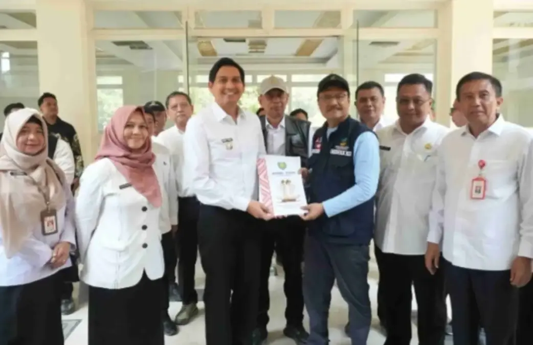 Bupati Indramayu Lucky Hakim dukung Sekolah Rakyat