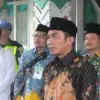 Wakil Bupati Cirebon H Agus Kurniawan Budiman melepas calon haji