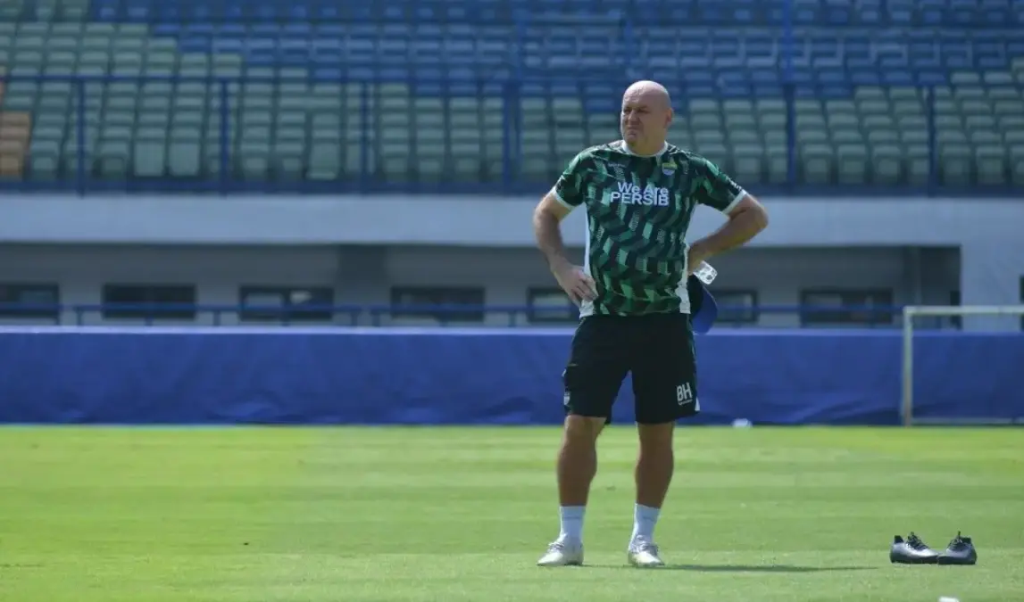 Pelatih Persib Bojan Hodak betekad sapu tiga sisa laga