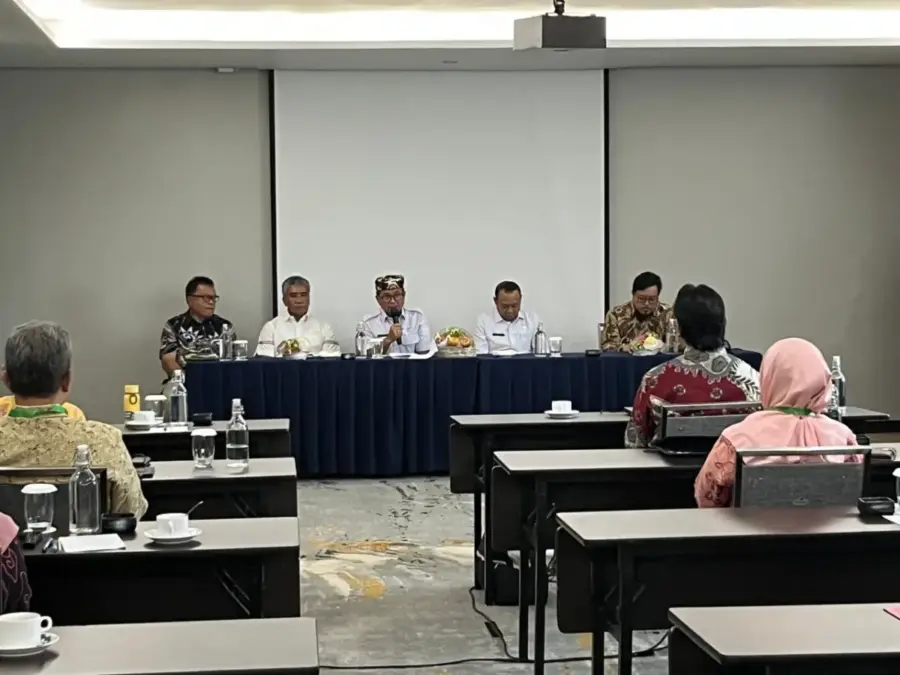 Bupati Imron Tantang BUMD Cherbon Nagari: Jangan Jadi Beban APBD, Harus Kreatif Cari Bisnis dan Untung Seleksi BUMD di Kabupaten Cirebon
